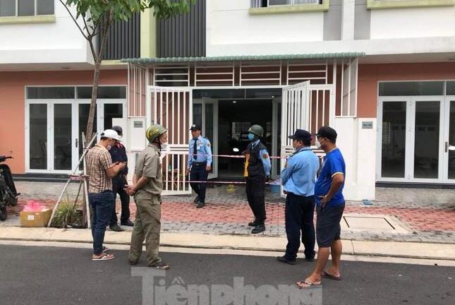 Hai người chết bất thường trong 2 căn nhà gần nhau ở Bình Dương