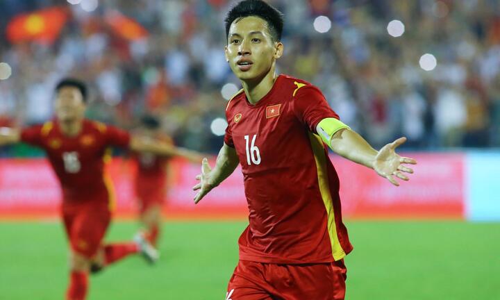 Hùng Dũng ghi bàn quý như vàng, U23 Việt Nam dẫn đầu bảng A SEA Games 31
