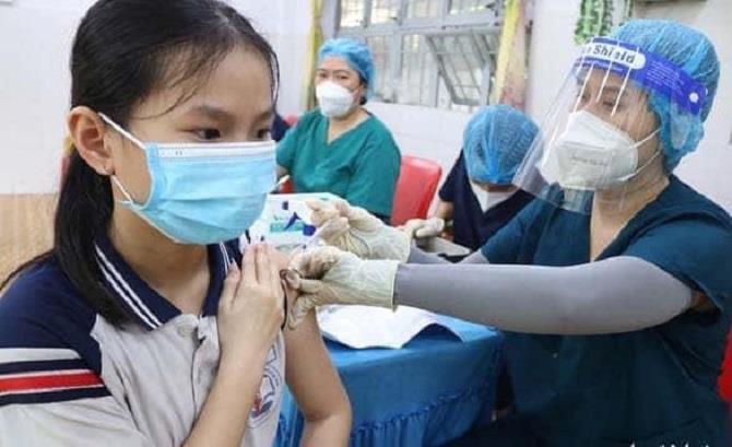 Tại sao tiến độ tiêm vaccine COVID-19 cho trẻ 5-11 tuổi chậm?