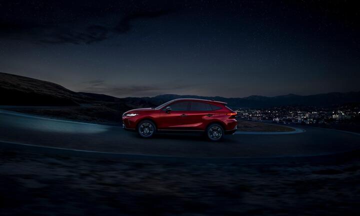 Toyota Venza 2023 ra mắt - nâng cấp hệ thống giải trí, thêm phiên bản