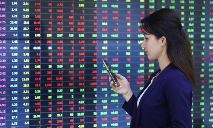 Uỷ ban Chứng khoán họp gì giữa lúc thị trường lao dốc?