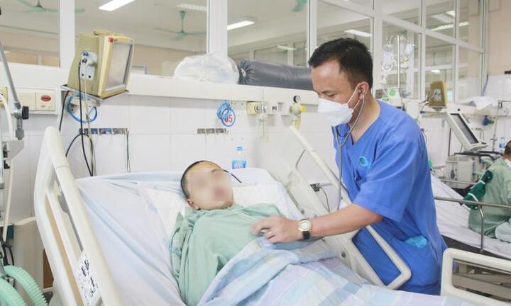 Bé trai 13 tuổi bị đột quỵ não