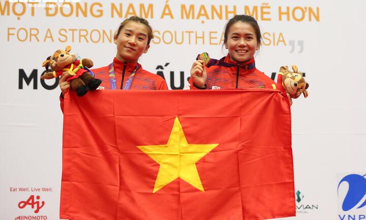 SEA Games 31: Hai chị em Mỹ Hạnh-Mỹ Trang rủ nhau vô địch vật tự do