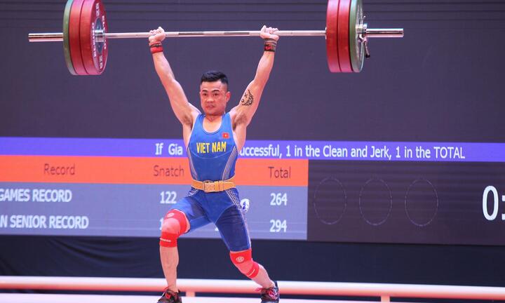 Lại Gia Thành giành 3 HCV cử tạ thế giới