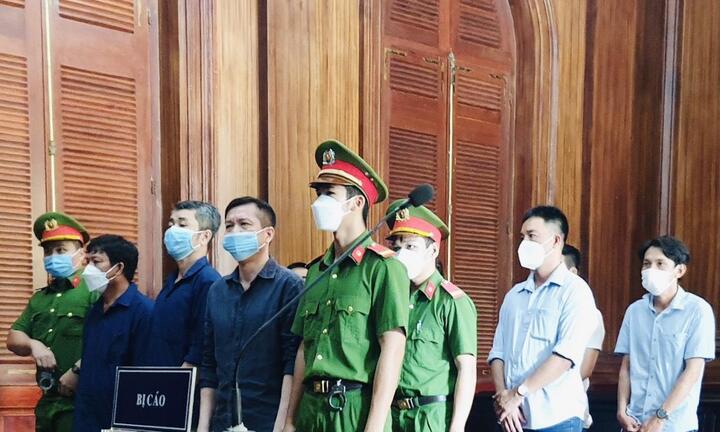 Vì sao hơn 80 CSGT, TTGT vắng mặt ở phiên toà xử đường dây bán logo xe 'vua'?