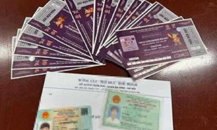 Hà Nội: Xử phạt 2 đối tượng phe vé bóng đá nam SEA games hét giá 20 triệu/cặp