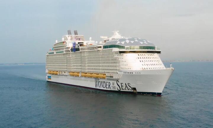 Video: Bên trong tàu du lịch lớn nhất thế giới