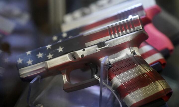 Sản xuất vũ khí cá nhân càng nhiều, bạo lực súng đạn ở Mỹ càng tăng