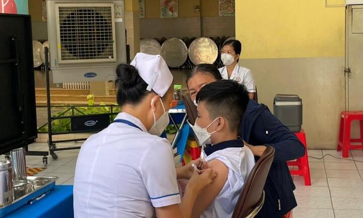 Sở Y tế TP.HCM thông tin về hạn dùng vaccine phòng COVID-19 tiêm cho trẻ