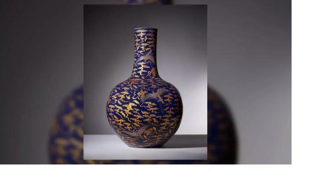 Chiếc bình để góc bếp được bán với giá 1,8 triệu USD