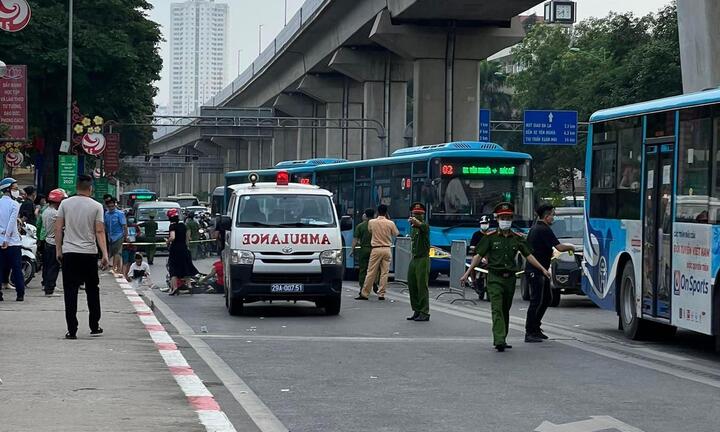 Hà Nội: Bé 3 tuổi chết thương tâm trên đường đi học về