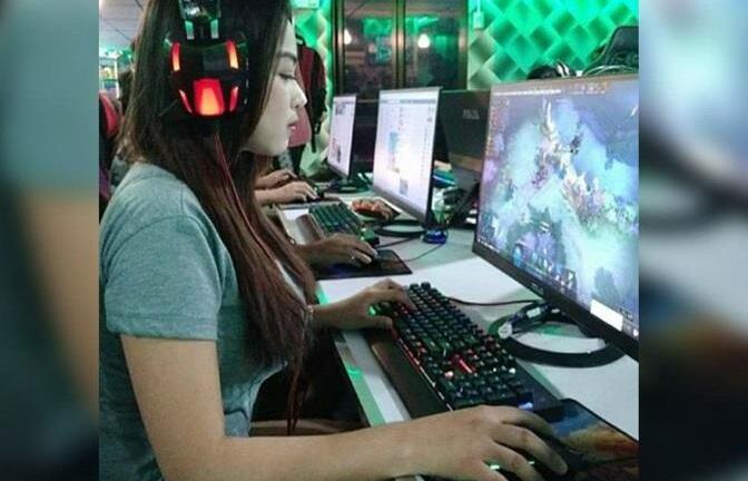 Có điểm gì sai sai trong hình ảnh nữ game thủ?