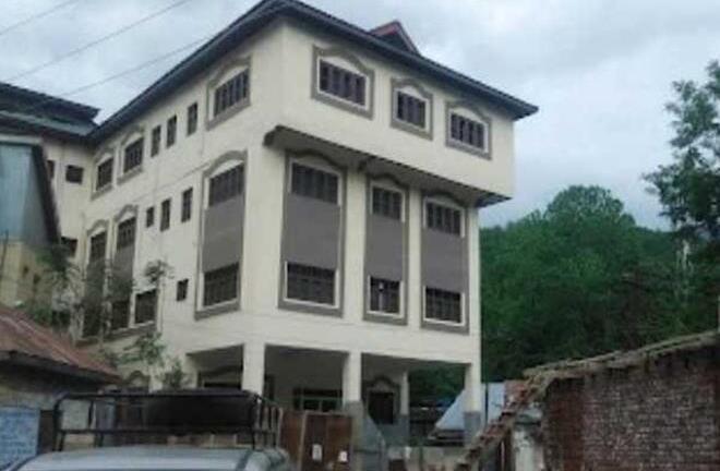 Bị chôn sống ngay khi lọt lòng mẹ, bé gái cải tử hoàn sinh
