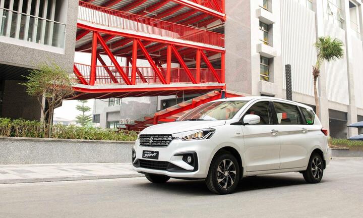 Những mẫu xe 7 chỗ bình dân tiết kiệm tiền xăng khi đi 100 km