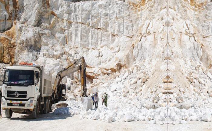 Khoáng sản Hòa Bình lên tiếng việc cổ phiếu ‘bốc hơi’ 60%