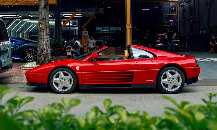 Xe cổ Ferrari 348 TS xuất hiện tại Việt Nam