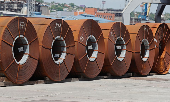 Tàu chở hàng đầu tiên rời cảng kể từ khi Nga kiểm soát Mariupol