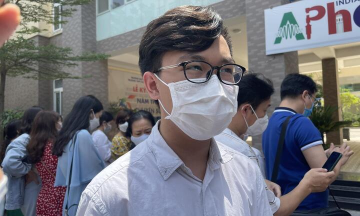 Thi 2 - 3 trường chuyên/tuần, thí sinh học thâu đêm, bố mẹ lo mất ăn mất ngủ