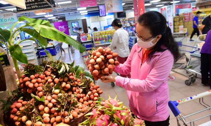 Co.opmart và Co.opXtra giảm giá mạnh trái cây và thực phẩm dịp Tết Đoan Ngọ