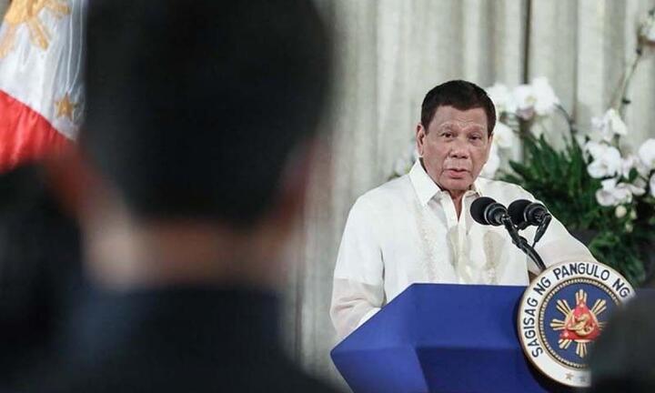 Tổng thống Philippines quay trở lại nghề dạy học sau khi nghỉ hưu