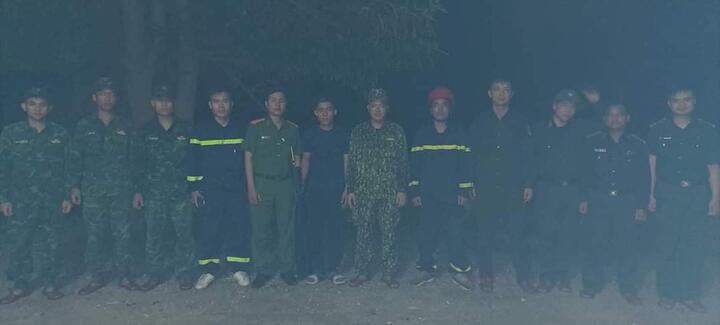 Xuyên đêm băng rừng giải cứu nam sinh viên đi câu cá bị lạc trong rừng Hải Vân