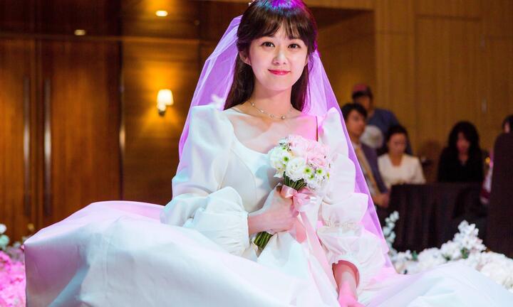 Jang Nara thông báo lấy chồng, fan thổn thức với loạt ảnh váy cưới đẹp tinh khôi