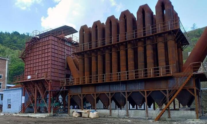 Ngân hàng chật vật thanh lý xe Lexus, mỏ quặng, nhà đất