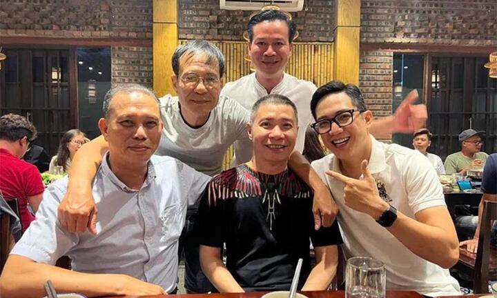 NSND Công Lý khỏe mạnh, rạng rỡ khi gặp mặt đoàn làm phim