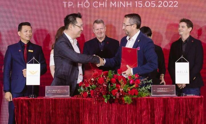 KDI Holdings và nhà hàng Hispania hợp tác mang đến dịch vụ ẩm thực cao cấp