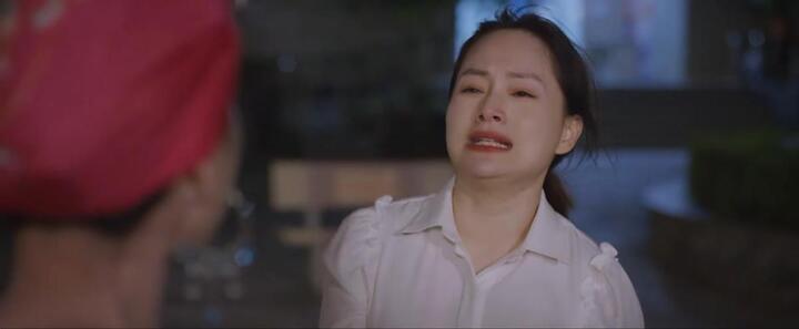 Lan Phương mệt và u uất vì khóc quá nhiều trong 'Thương ngày nắng về'