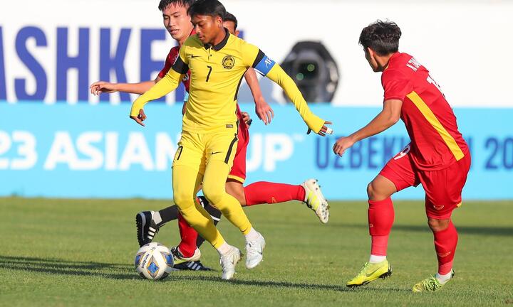 HLV U23 Malaysia: 'Không hiểu tại sao trọng tài rút thẻ đỏ'