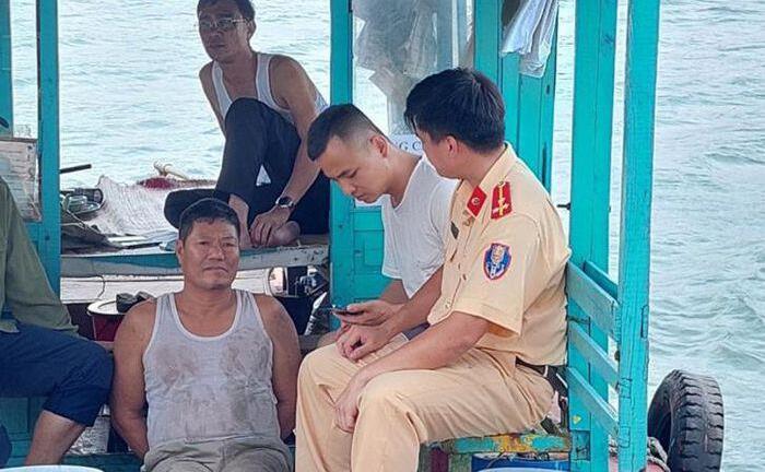 Khởi tố băng nhóm đe dọa đòi tiền 'bảo kê' tàu hàng trên biển Quảng Ninh