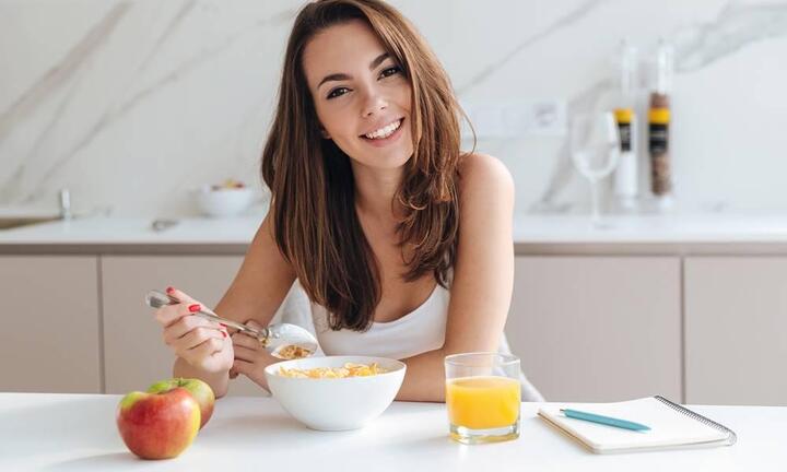 Mẹo giảm cân hiệu quả cao nhờ ăn uống dành cho những người bận rộn, ít vận động