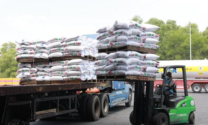 PVFCCo lọt Top 50 công ty niêm yết tốt nhất năm 2022