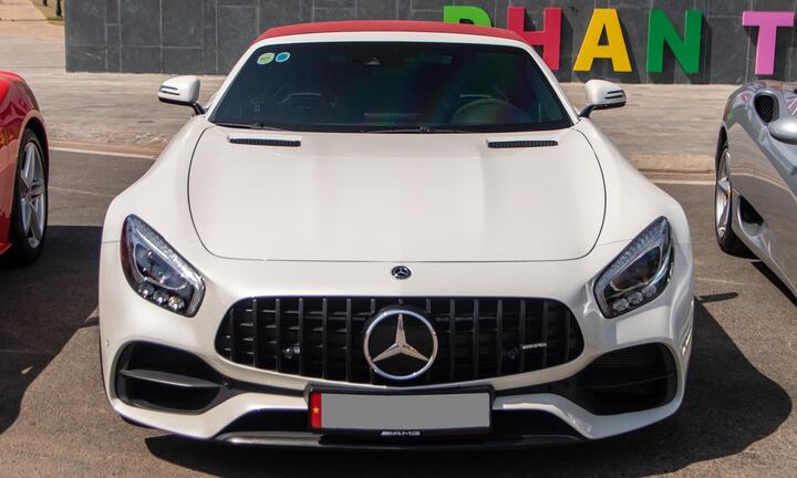 Mercedes-AMG GT Roadster tái xuất với diện mạo mới