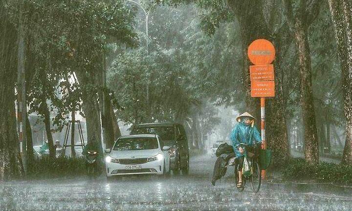 Thời tiết ngày 10/6: Miền Bắc mưa dông diện rộng, có nơi trên 130mm