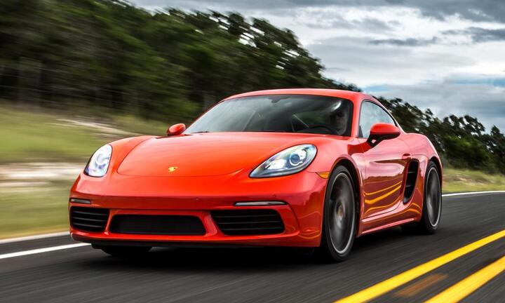 Top 10 mẫu xe nhanh nhưng không thể đánh bại Cadillac Escalade-V