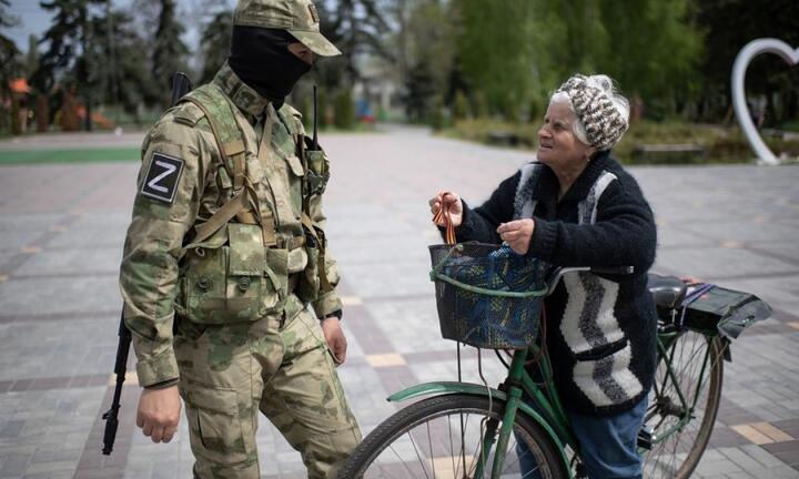 Nga bắt đầu cấp hộ chiếu cho người dân Ukraine ở Melitopol và Kherson