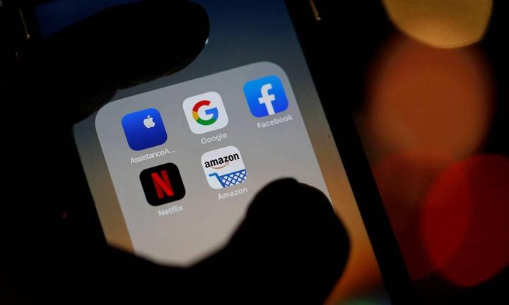 Facebook, Microsoft rơi vào khủng hoảng, cắt giảm tuyển dụng