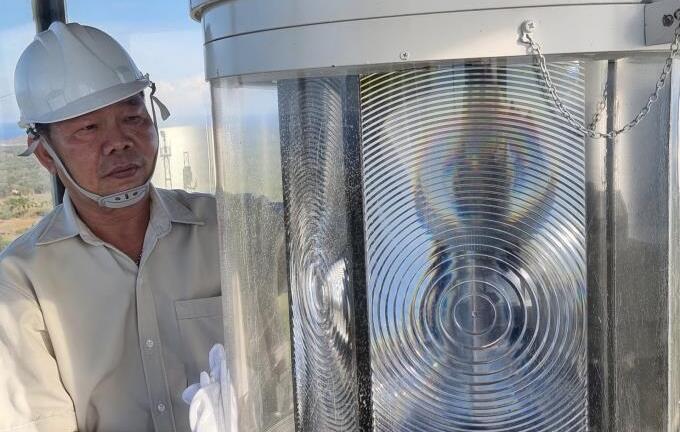 Những người canh giữ 'mắt thần' giữa trùng khơi