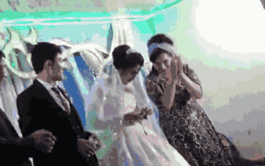 Cô dâu bị chú rể đánh ngay trong đám cưới chỉ vì thắng trò chơi