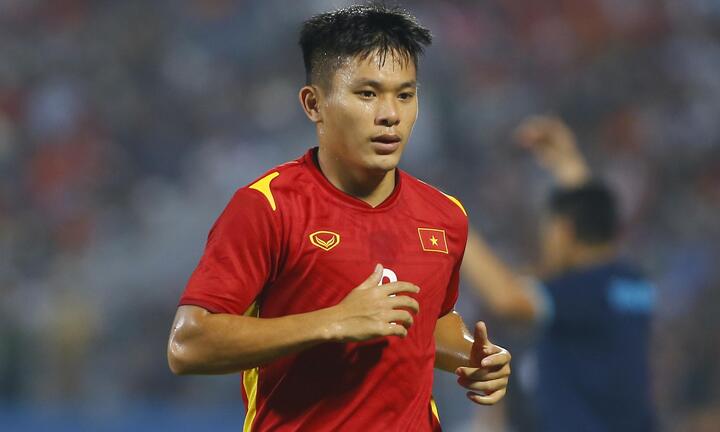 Hậu vệ Lê Văn Xuân phẫu thuật dây chằng, dự kiến trở lại trong năm 2023