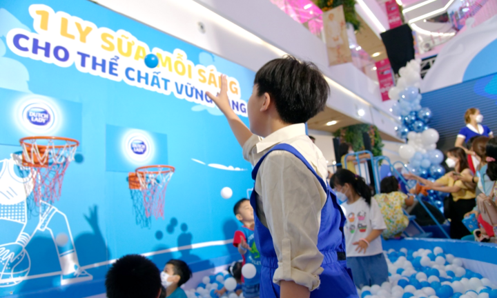 Ngày Sữa thế giới 2022: Cô Gái Hà Lan mang vạn niềm vui đến với trẻ em Việt