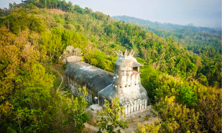 ‘Nhà thờ Con Gà’ bí ẩn nằm giữa núi đồi bị bỏ hoang nhiều năm vẫn hút du khách