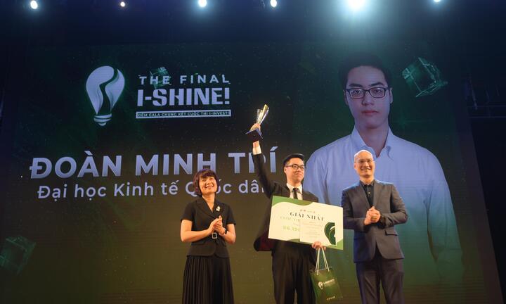 Sinh viên Kinh tế quốc dân trở thành Quán quân I-INVEST! 2022 