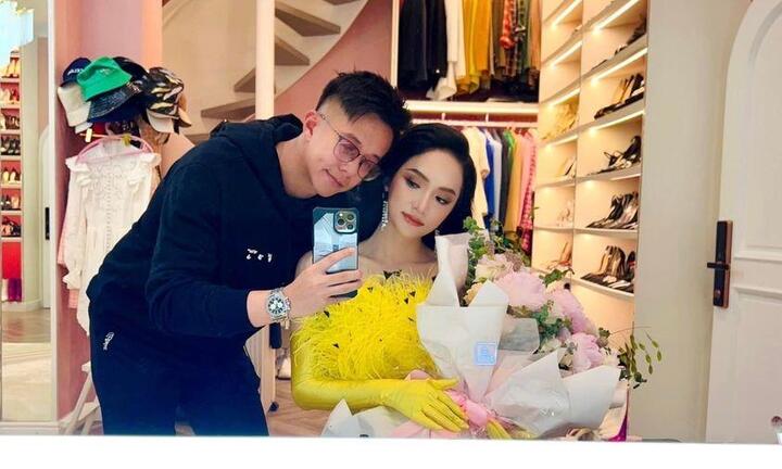 Hương Giang - Matt Liu cùng tung ảnh kỷ niệm 2 năm yêu nhau giữa ồn ào tan vỡ