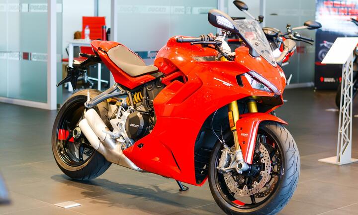 Ducati SuperSport 950 có giá từ 579 triệu đồng tại Việt Nam