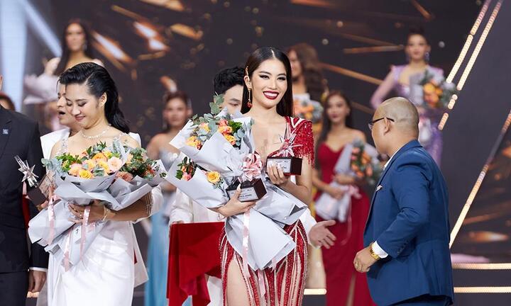 Lệ Nam nhận 'cú đúp' giải phụ, cơ hội thành hoa hậu đang rất gần?