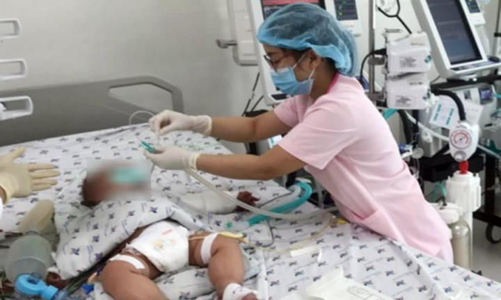 Nguy kịch vì sốt xuất huyết: Cách phân biệt với sốt do COVID-19 thế nào?