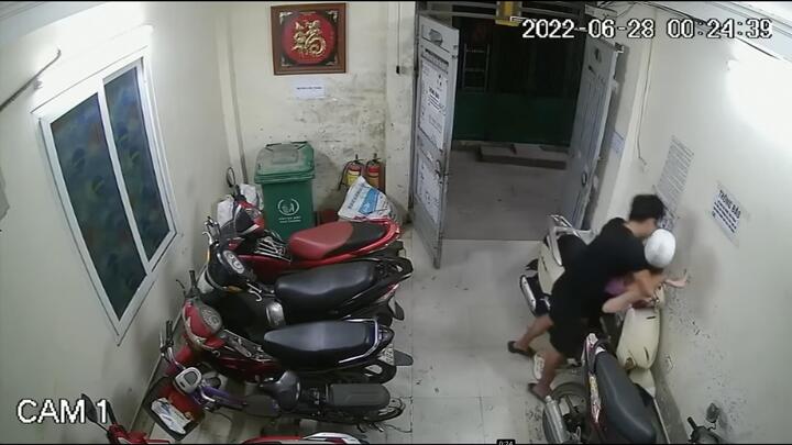 Công an xác minh vụ kẻ biến thái khống chế, sàm sỡ cô gái ngay tại nhà trọ